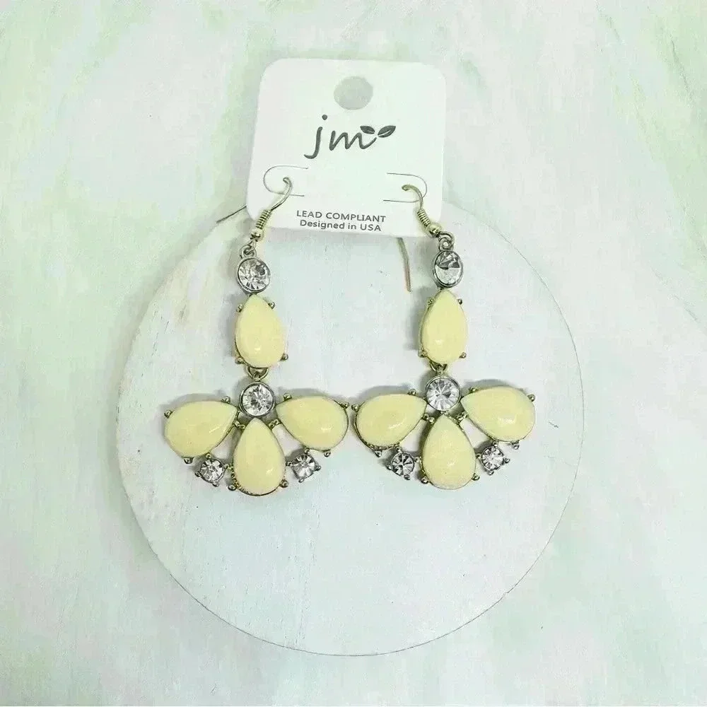 Fashion Statement Beige Earrings A1